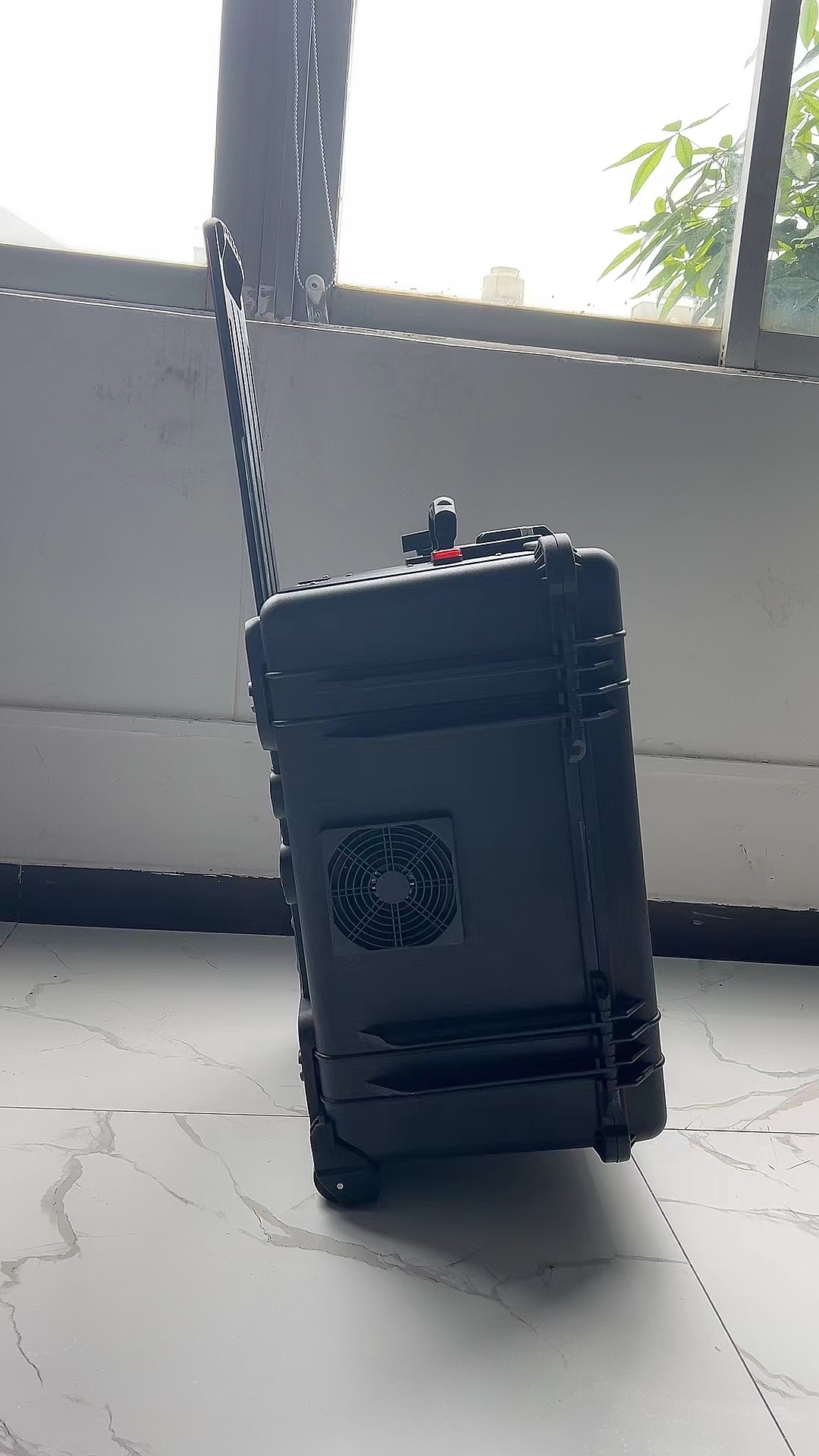 彭水手拉箱型移动通信干扰器